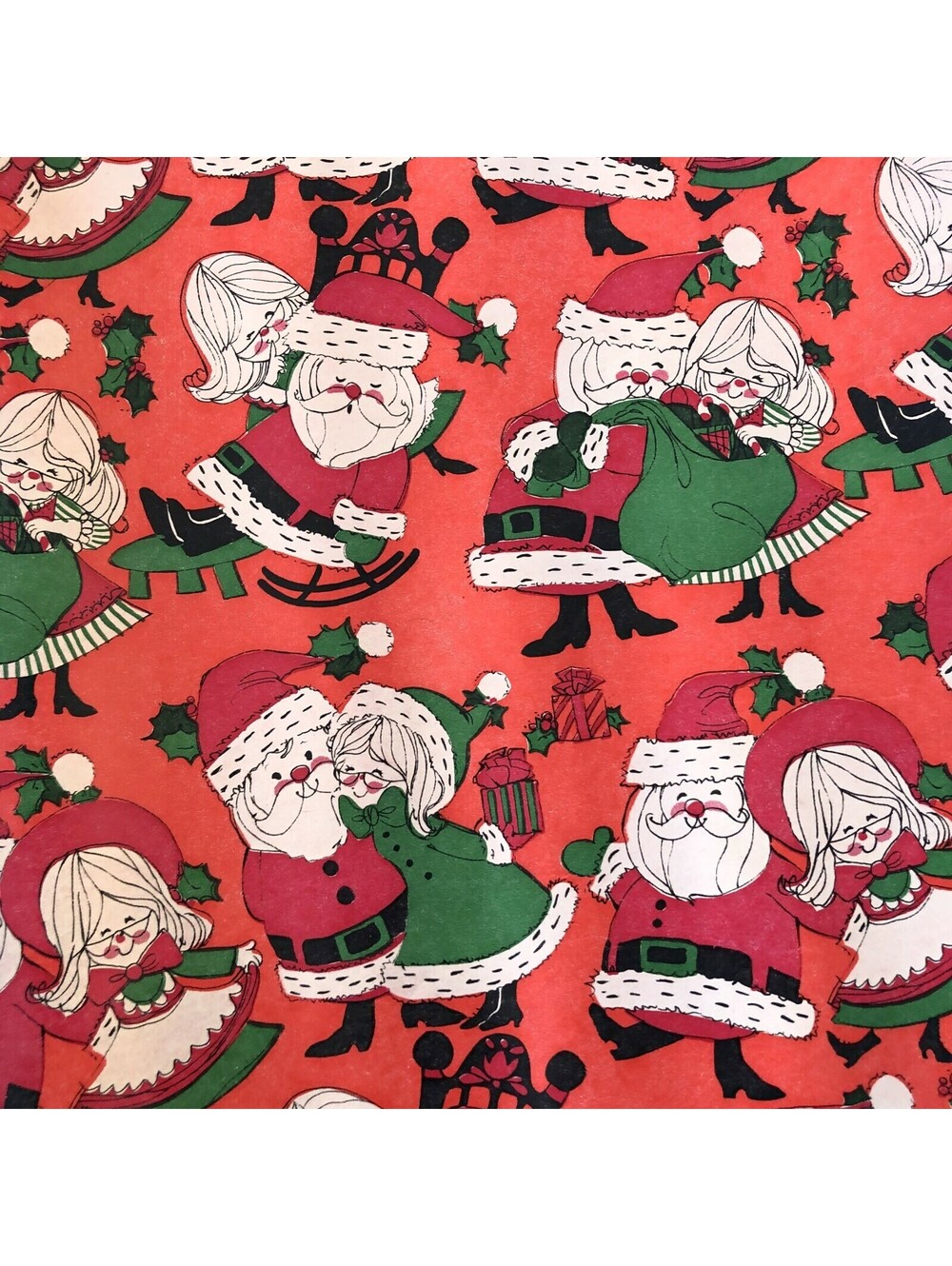 Santa and Mrs. Claus Vintage Red Christmas Gift Wrap Wrapping Paper 30 x 48